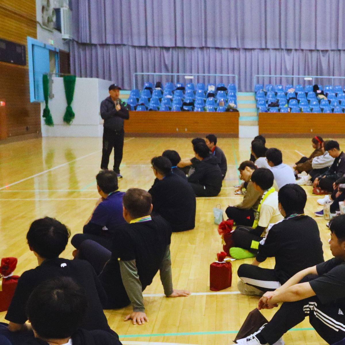 2025年10月24日開催メディアファイブ株式会社運動会 - 会長挨拶の様子